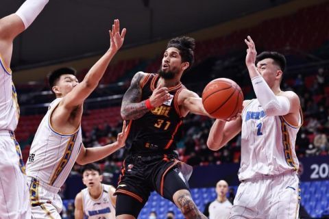 苏成峰冷声说道：这种事情，我们如果提前动手，那就是冒天下之大不韪。
